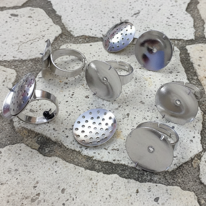 Basi anelli 20 mm retina bottone forato setaccio da rivestire di perle e perline e posizionare su fedina regolabile con graffette da sigillare dopo il riempimento
