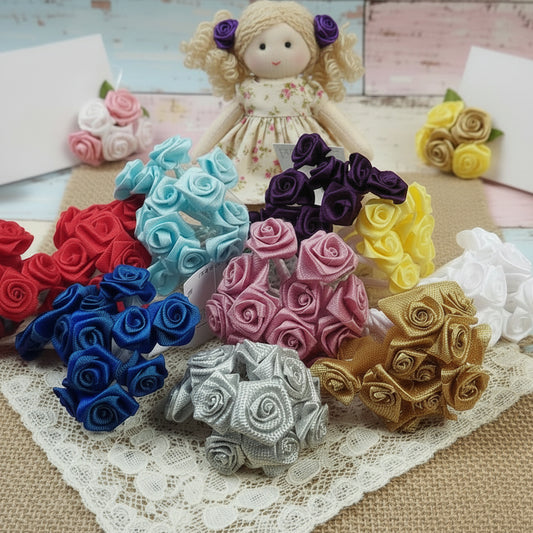 azzurro rosa antico viola giallo bianco oro argento rosso blu applicazioni fiori bomboniere fai da te rose e roselline boccioli di tessuto raso satin con stelo gambo di ferro per composizioni floreali pasquali natalizie uso creare fermacapelli fasce acconciature chiudipacco regalo segnaposto