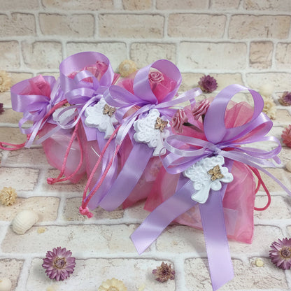 allestimento fucsia lilla sacchettini bomboniere organza gessetto albero della vita per confettata segnaposto matrimonio Prima Comunione Santa Cresima Battesimo bimba femminuccia confezionati confetti e bigliettino personalizzato roselline