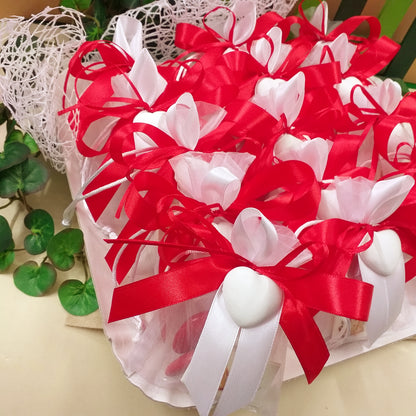 confettata con sacchetti bianchi nastro rosso gessetto cuore Italian bomboniere Prima Comunione Santa Cresima Battesimo nascita matrimonio laurea portaconfetti originali bigliettino stampato confezionati 5 confetti mandorla o cioccolato