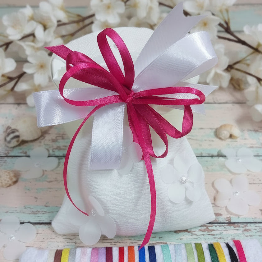 bianco fucsia bottoniera o altri colori sacchetto bianco organza imbottito portaconfetti matrimonio comunione cresima coccarda fiocco nastro confezionato confetti o vendita in kit confezionamento fai da te uso portariso portalavanda bomboniere