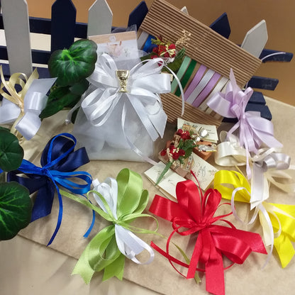 colori confezionamento fiocchetti per sacchetto Prima comunione Santa Cresima Santo Giorno bianco con simboli Calice mitria Colomba confezionato confetti bigliettino tulle fiorellini mollettina clip legno