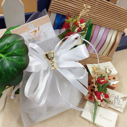 colori confezionamento sacchettini Prima comunione Santa Cresima Santo Giorno bianco nastrino simboli Calice mitria Colomba confezionato confetti bigliettino tulle fiorellini mollettina clip legno