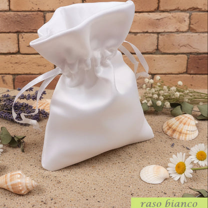 sacchetto di tessuto bianco raso satin per confetti bomboniera uso confezionamento portaconfetti matrimonio anniversario di nozze 25 e 50 anni Prima Comunione Santa Cresima e portalavanda profumatore armadi ideale composizione fiori mughetti