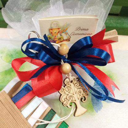 sacchettino confetti bianco nastro coccarda rosso blu bomboniere albero della vita portachiavi legno green confezionata o kit fai da te confetti bigliettino tulle ideale per anniversario matrimonio cerimonia Comunione Cresima bimbo Battesimo