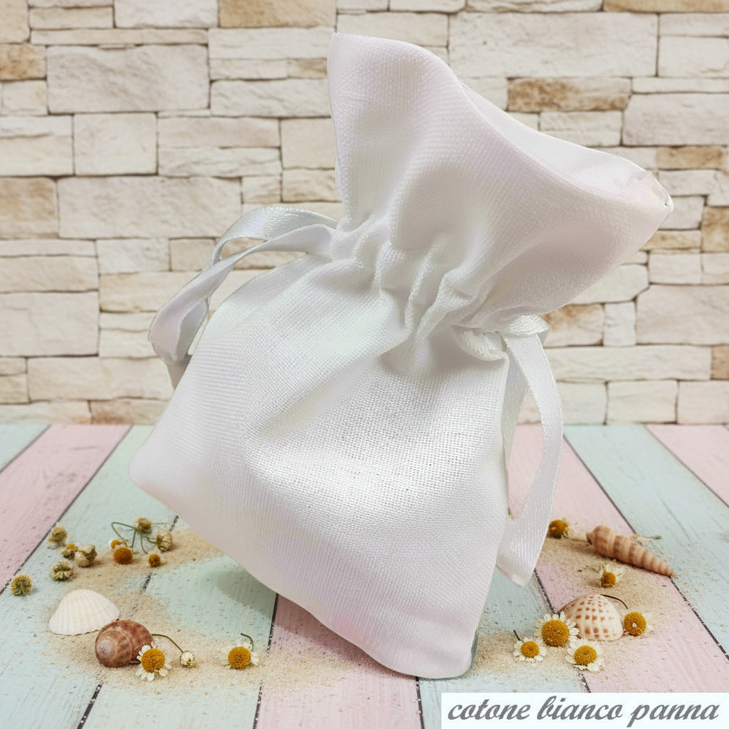 bustina economica 9 x 12 cm di cotone sacchetto bianco per confetti bomboniera di tessuto uso portaconfetti portalavanda con nastrino tirante portariso sposi matrimonio packaging fiori secchi profumati semi di piantine erboristeria