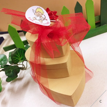 scatola packaging confezioni regalo san valentino tris cartone kraft apribile tulle coccarda carta sticker etichetta cupido tag adesivo