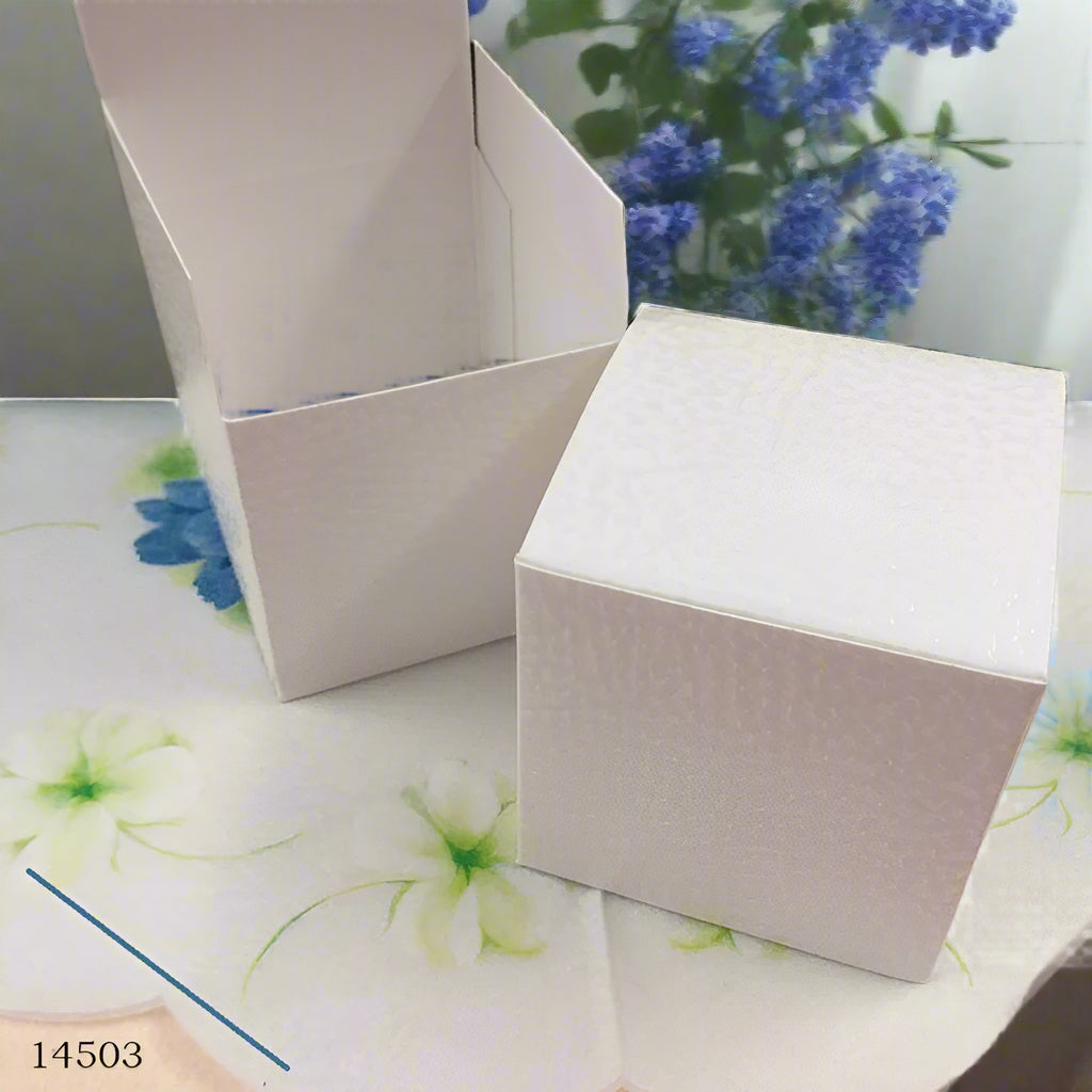 quadrata cubetto pieghevole  scatoline bianche portaconfetti bomboniere fai da te confezionare gadget souvenir idee regalo vetrinistica packaging
