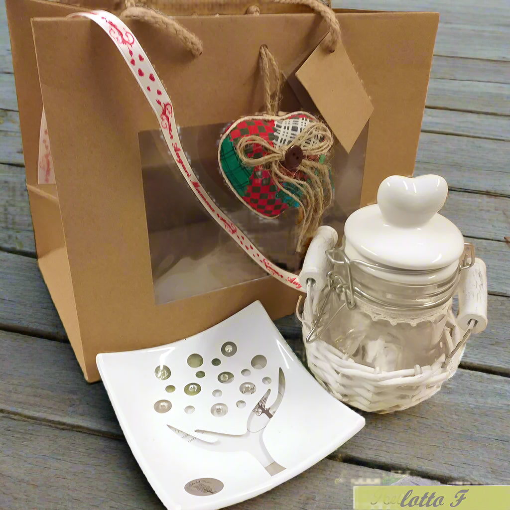 offerta outlet lotto F shopper idee regalo festa della mamma set cucina piattino ceramica cestino barattolo borsina carta kraft cuoricino tessuto patchwork corda bigliettino