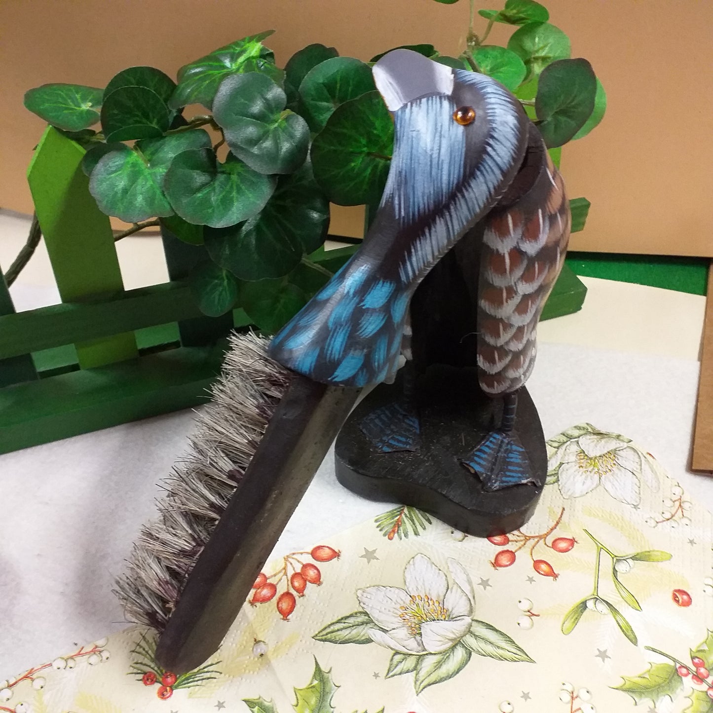 come funziona spazzolina setola sintetica anatra legno bambola decorativa idee regalo utili pulizia abiti vestiti lavanderia