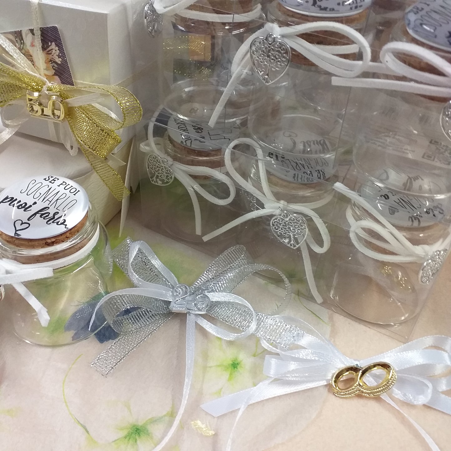 se puoi sognarlo puoi farlo cuoricino ricordati di essere felice frasi scritte su tappo bianco ceramica barattolo anniversario matrimonio nozze d'argento fedi Italian bomboniera portaconfetti confezionato 5 confetti nastrino 25 anni applicazione simboli bigliettino personalizzato su vasetto vetro kit fai da te