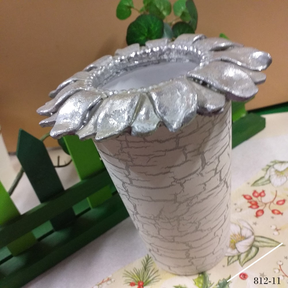 bianco argento modello fiore vasi terracotta contenitori coccio decorati colorati particolari ad uso composizioni floreali fai da te con materiali da fioristi fiori secchi piante artificiali Natale centrotavola