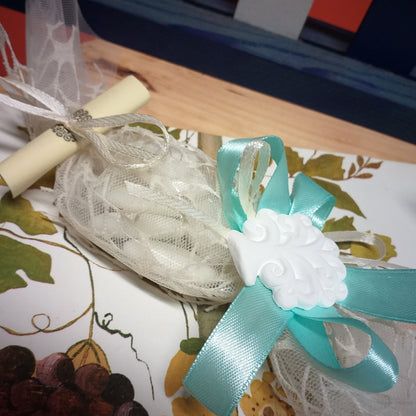 gessetto albero della vita bomboniere matrimonio battesimo comunione confezionate caramella pizzo rete bianca nastro verde acqua pergamena confetti
