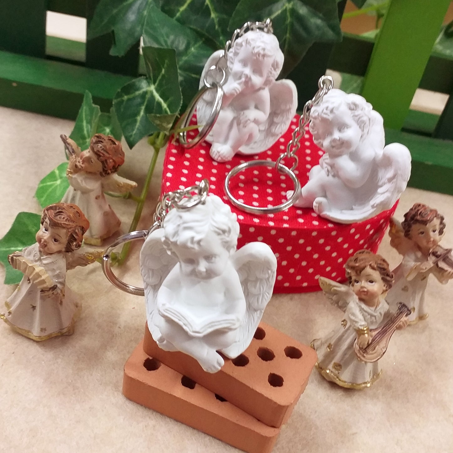 angeli bomboniere statuine forma angioletto custode per Battesimo Comunione Cresima idea regalo collezione vetrinistica sorpresa uova cioccolato pasquale