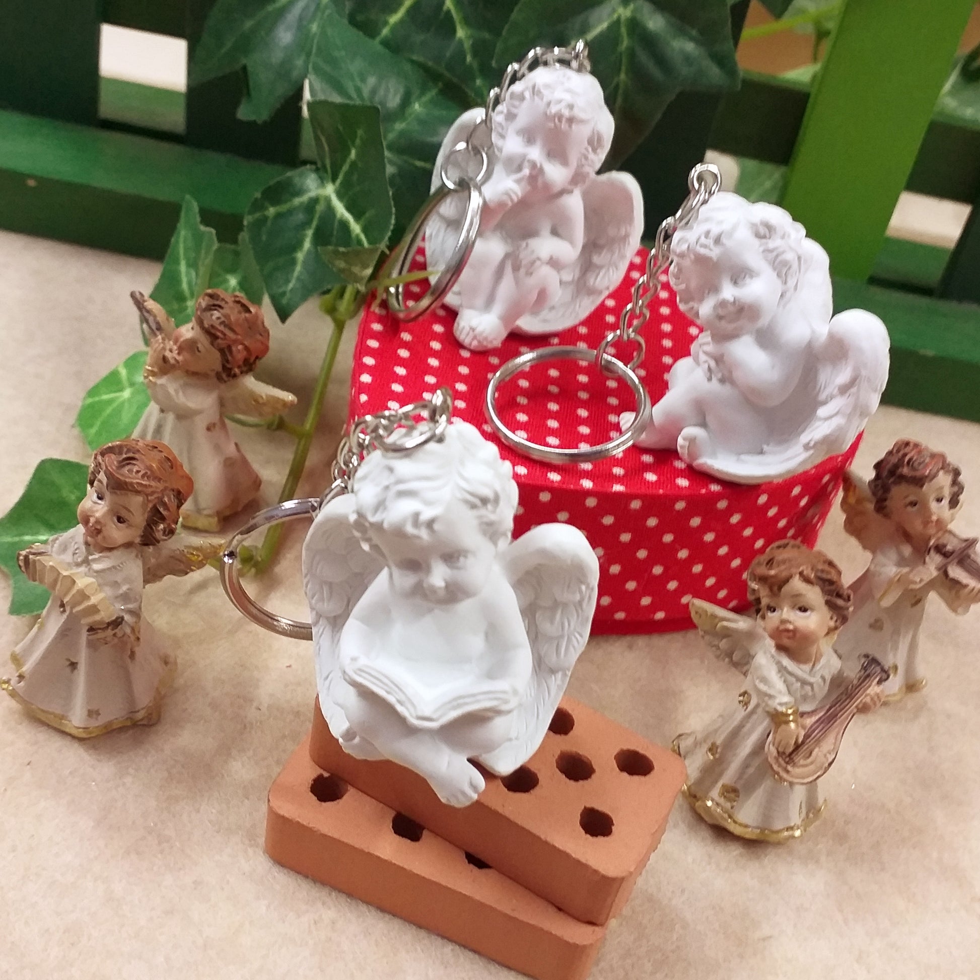 angeli bomboniere statuine forma angioletto custode per Battesimo Comunione Cresima idea regalo collezione vetrinistica sorpresa uova cioccolato pasquale