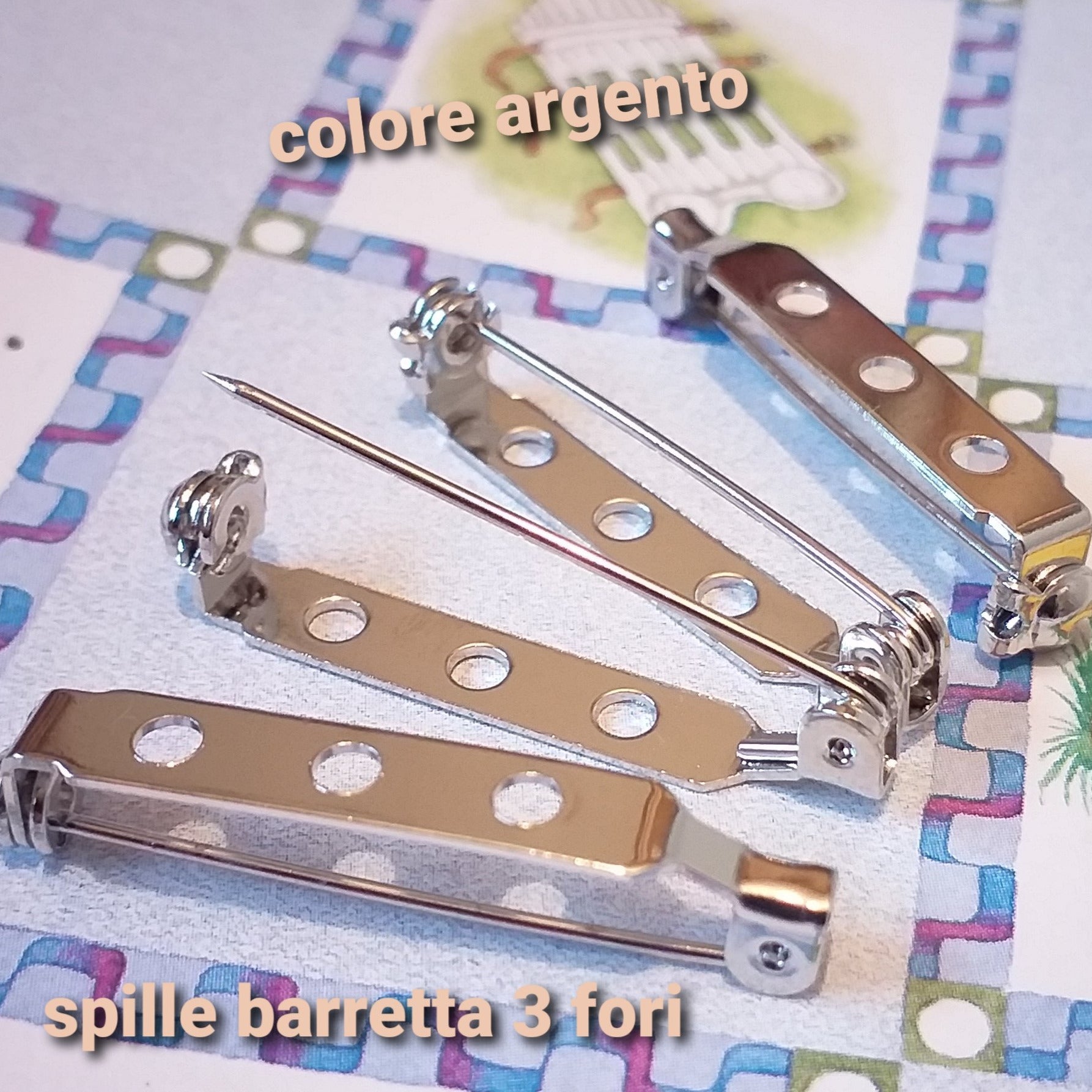 basi per spille componenti bigiotteria hobby creativi fai da te con barretta ago di sicurezza 3 fori colore argento