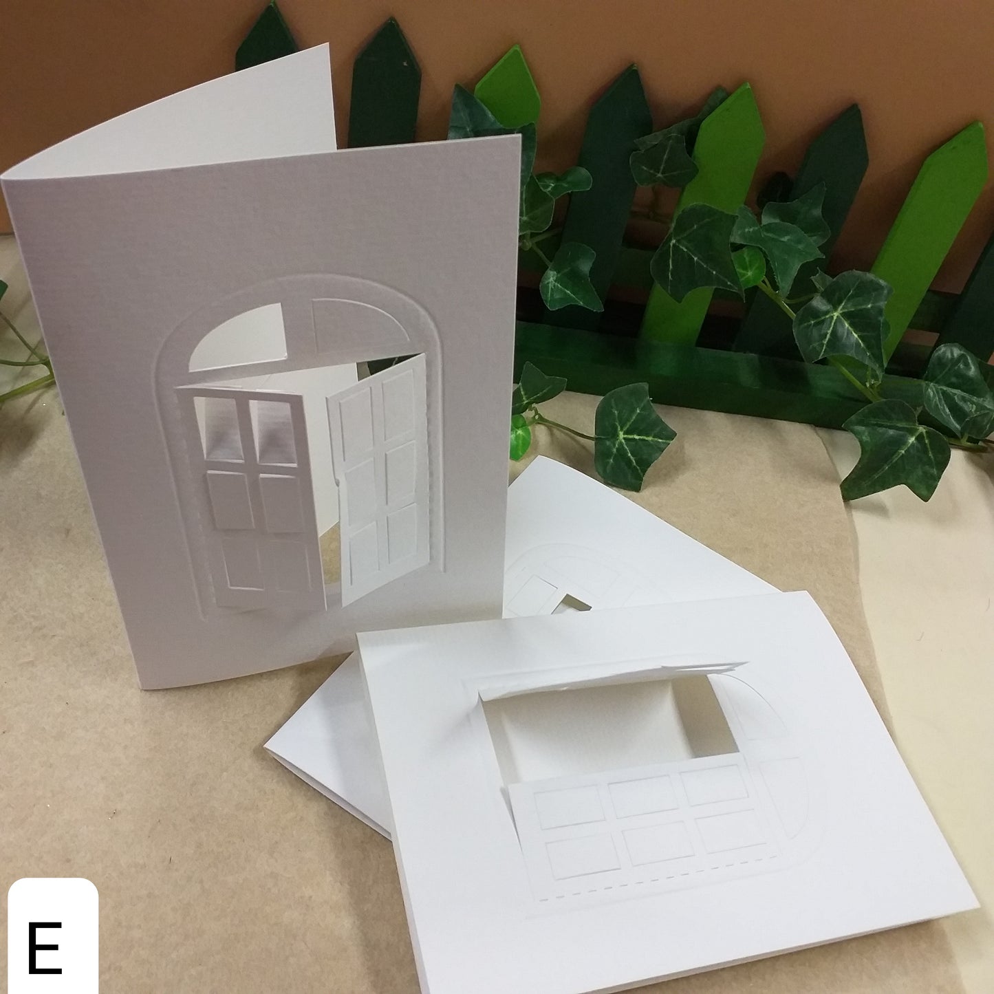 Cartoncino bianco forma finestrella cornice rettangolo biglietti cartoncini con passepartout inviti partecipazioni fai da te oblò da ricamo e scrapbooking papercraft