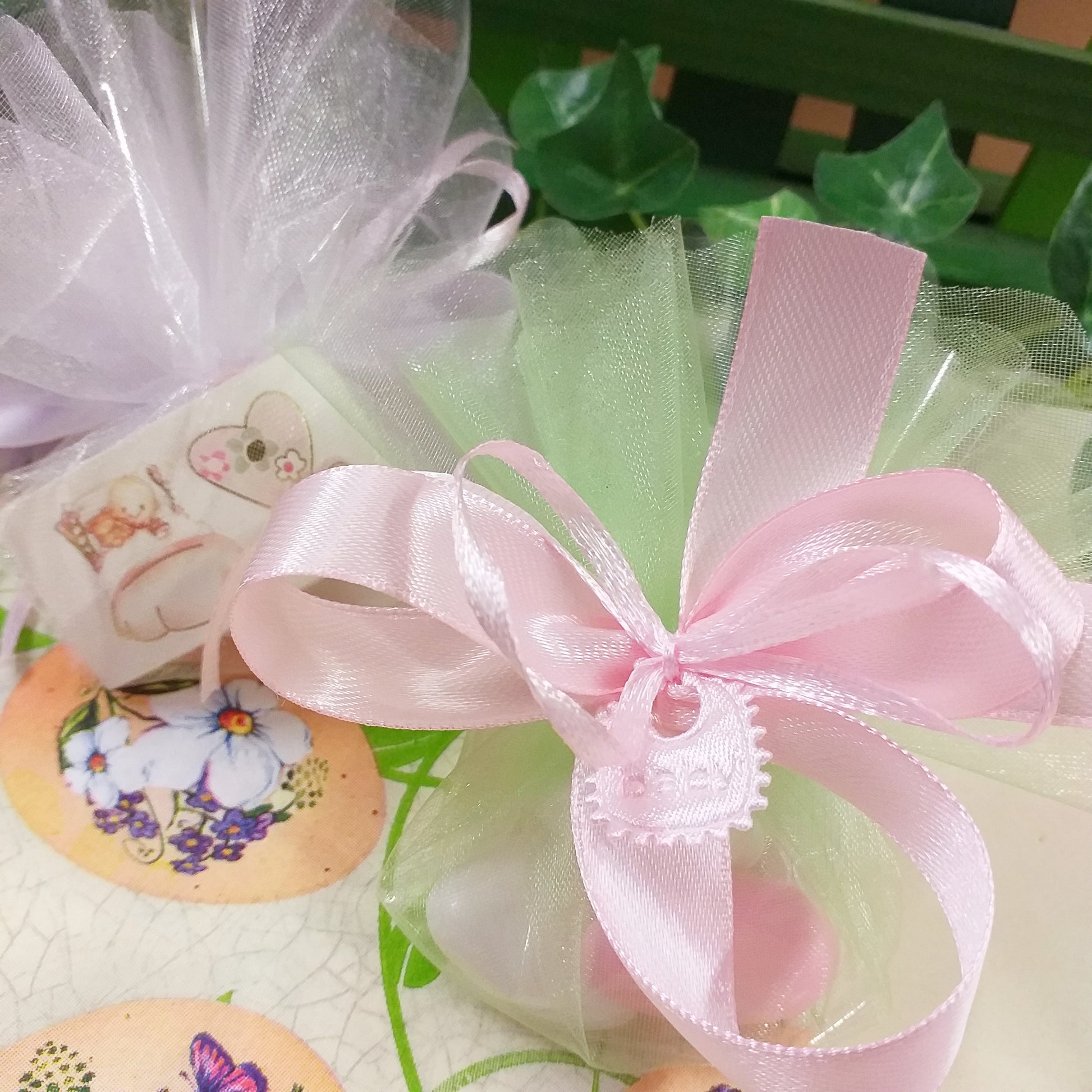 offerta 1 euro bomboniere nascita babyshower battesimo confezionate sacchettini con bavaglina baby colori pastello per bimba femminuccia