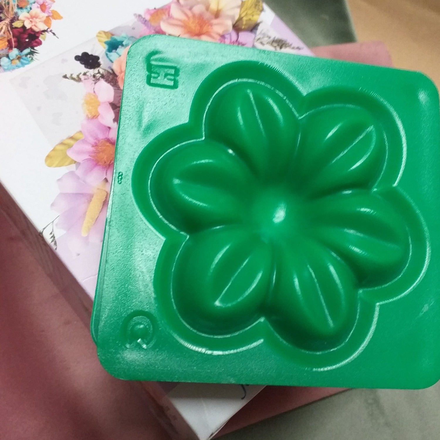 stampi Renkalik per fiori camelias ad uso con fommy gomma crepla carta eva foam mousse velluto termico termomodellabile stoffa pizzo modelli per camelia begonia rosa giapponese