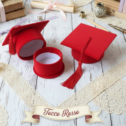 cappello tocco rosso con nappina scatoline laurea velluto rivestite portaconfetti fai da te bomboniere economiche per confezioni confetti magistrale specialistica diploma triennale