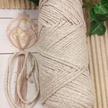 beige cammello luccicante corda macramè lurex cordoncino filato cotone uncinetto maglia con filo glitterato uso addobbi decorazioni palline sfere albero Natale fai da te tessitura nodi intrecci