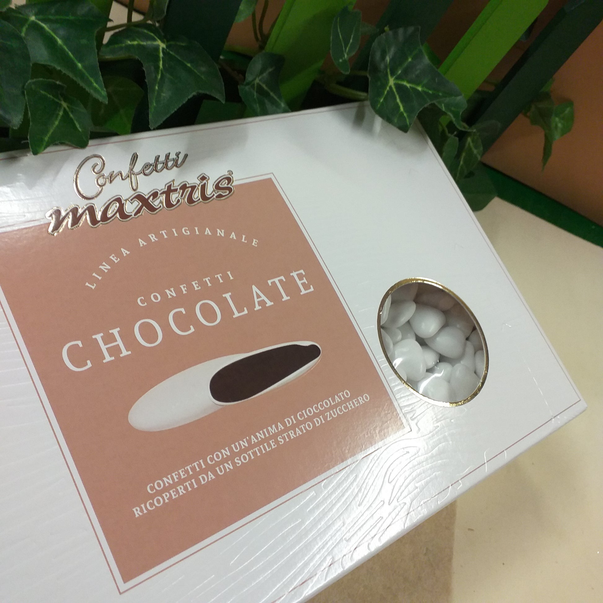 confetti piccoli cuoricini cuoriandoli 1 cm bianchi al cioccolato Maxtris artigianale per confezionamento bomboniere fai da te e confettata