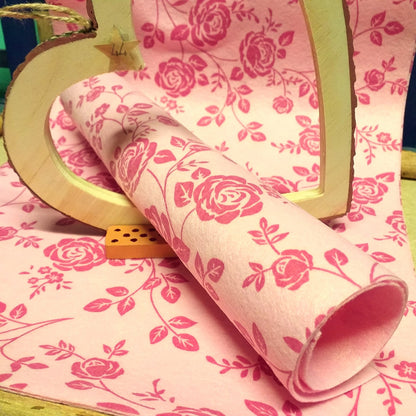 roselline rosa chiffon pannolenci morbido feltro stampato disegnato shabby fantasia uso lavoretti creativi fuoriporta fiocchi nascita coccarde bimbe addobbi natalizi decorazioni pasquali