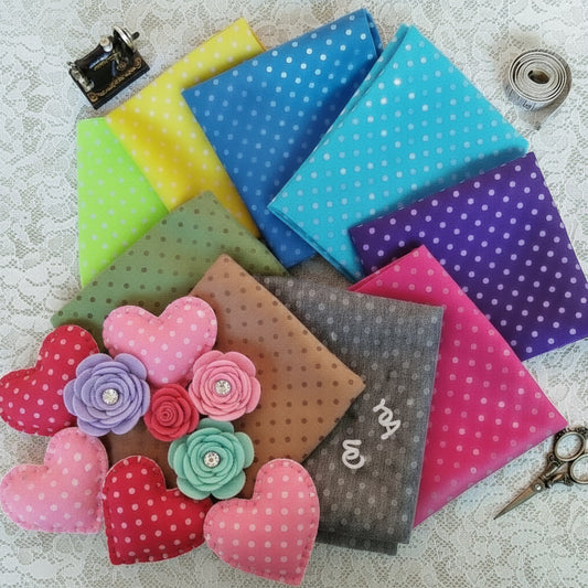 fogli piegati feltro colorato pannolenci stampato fantasia pois 9 colori per lavoretti creativi bambini e Natale hobbistica cucito cuoricini love san valentino