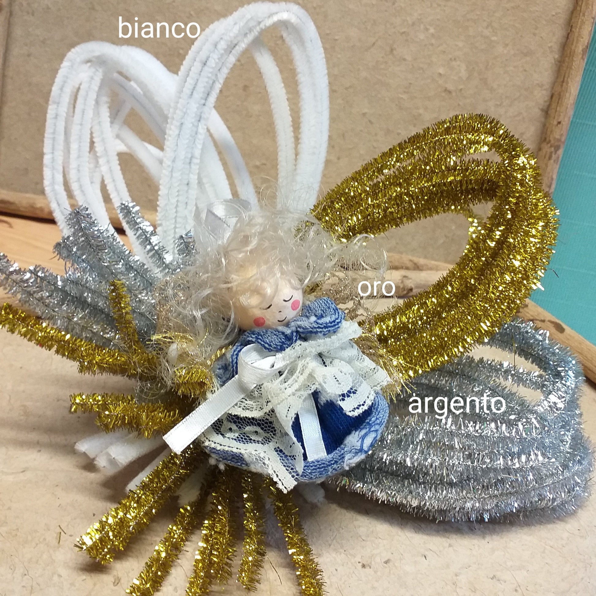 vetrina colori bianco oro argento fili di ciniglia per creare lavoretti bambini braccia angioletti natalizi con scovolini decorativi bastoncini ferro animato modellabili anima metallo arts craft