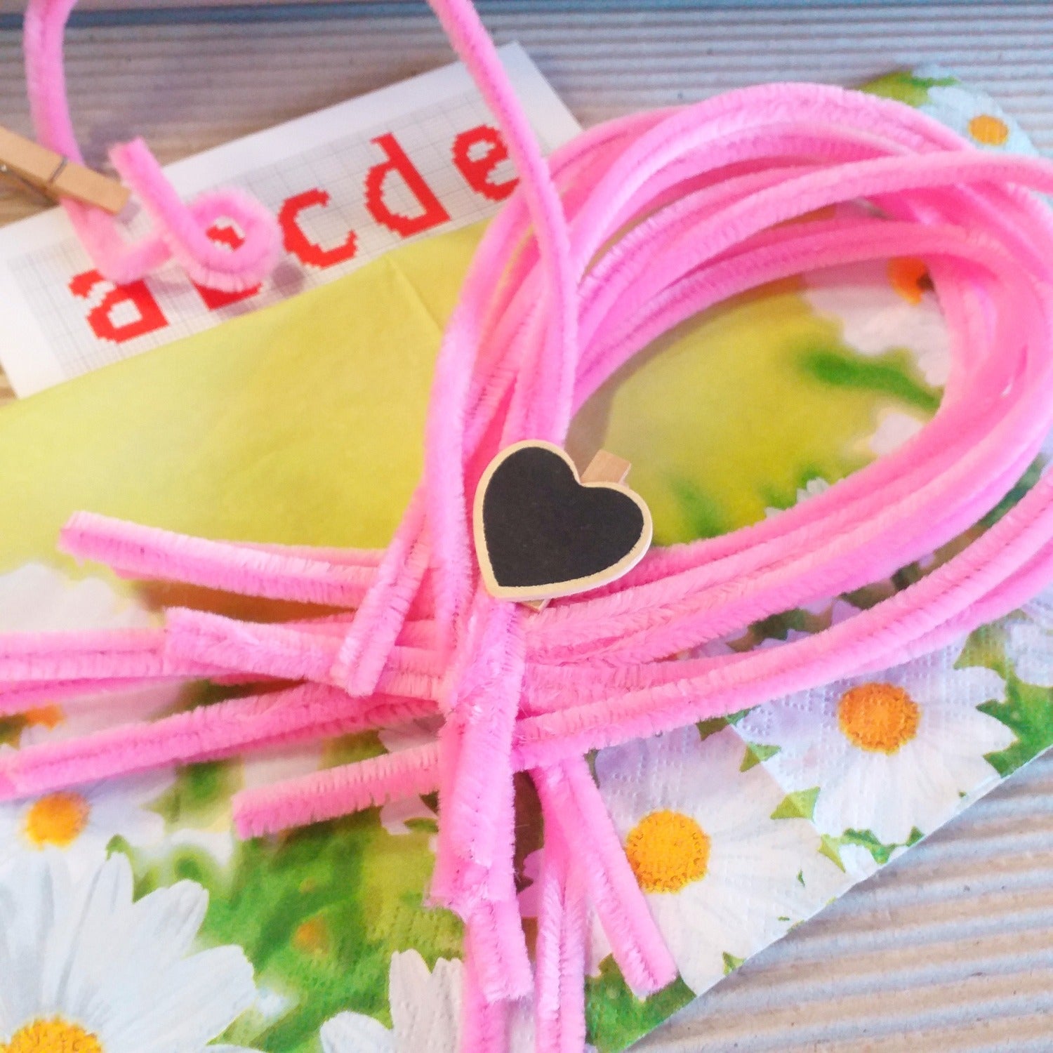 colore rosa fili di ciniglia uso creare lavoretti pasquali bambini braccia angioletti bamboline lettere alfabeto con scovolini decorativi bastoncini ferro animato modellabili anima metallo arts craft