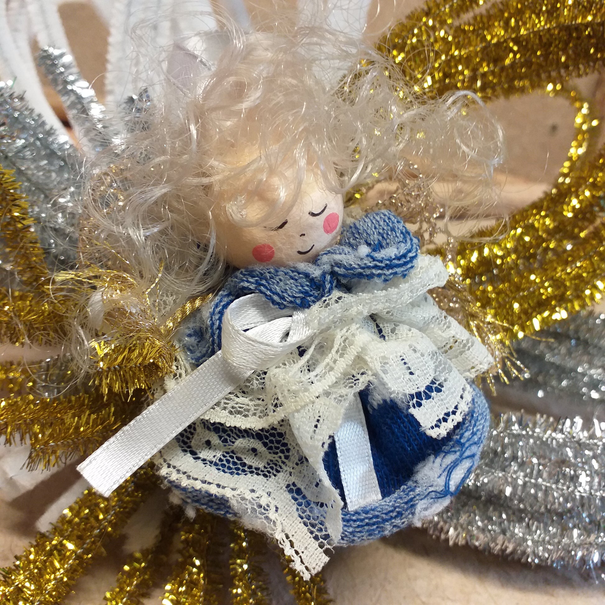 idea creare angioletti con fili di ciniglia scovolini decorativi per hobby creativi lavoretti bambini ferretti modellabili bastoncini ferro animato metallo ad uso addobbi natalizi creazioni animaletti braccia bambole angeli gnomi folletti