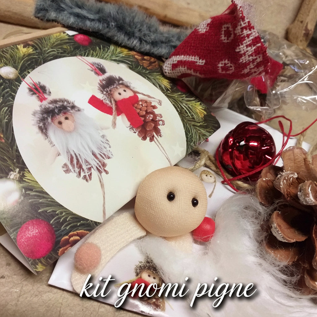 gnomi natalizi folletti del bosco pigne sonaglio campanellino di pannolenci feltro, Christmas set do it yourself | Kit lavoretti creativi Natale bambole occorrente spiegazioni materiali creativi barba imbottitura faccina perle legno per naso