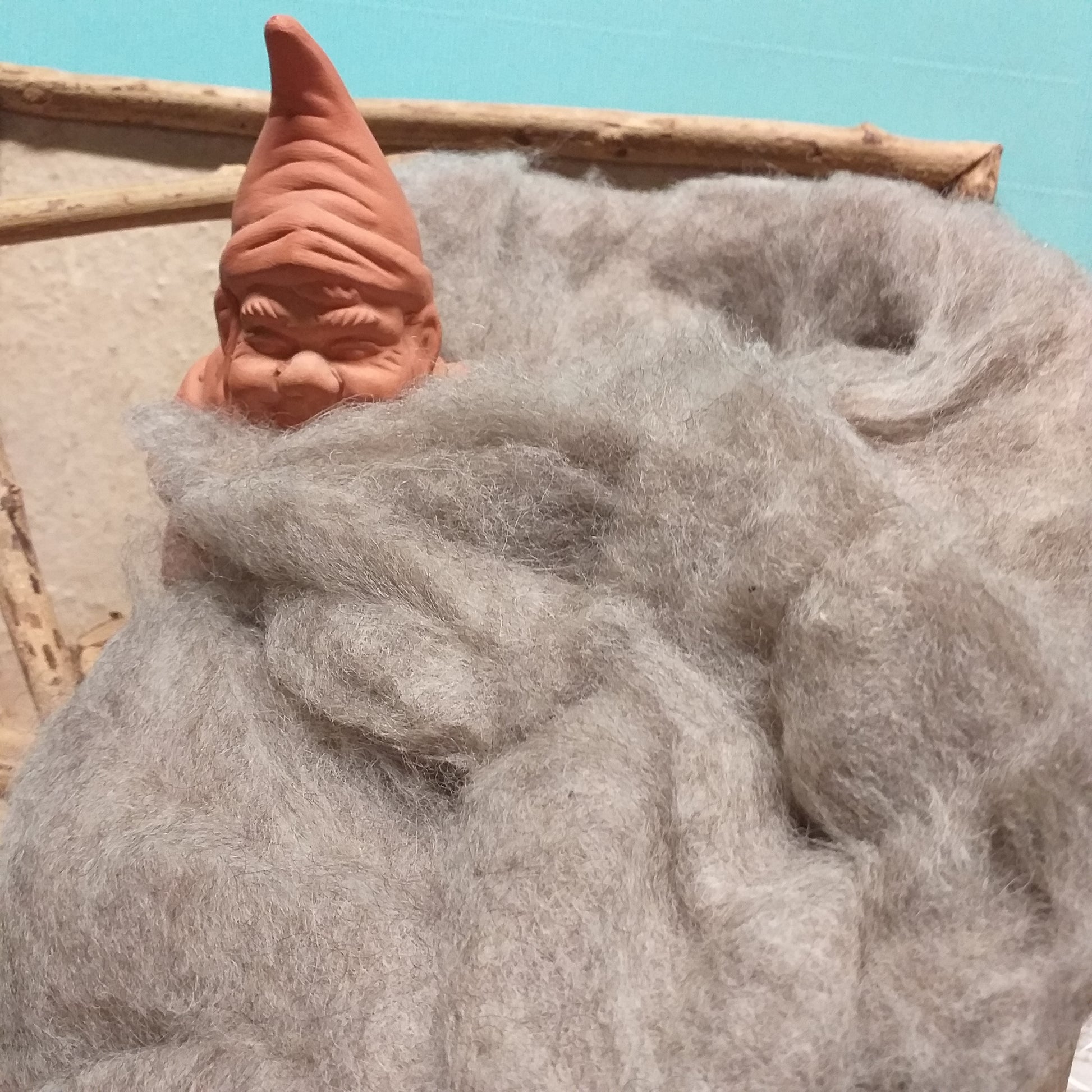 lana cardata merino fine decorativa grigio uso decorare rivestire infiltrire barba gnomi capelli bambole di stoffa pezza tessuto feltro pannolenci Natale