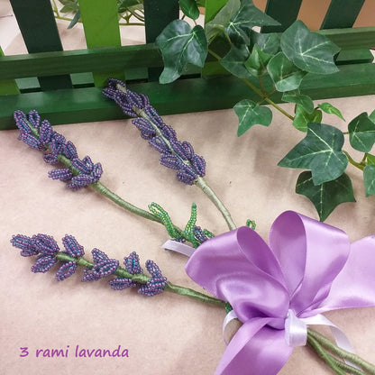 rami lavanda tris con nastro vetrina bella shop negozio fiori perline Venezia idea regalo centrotavola, bouquet mazzo sposa composizione festa mamma packaging originale