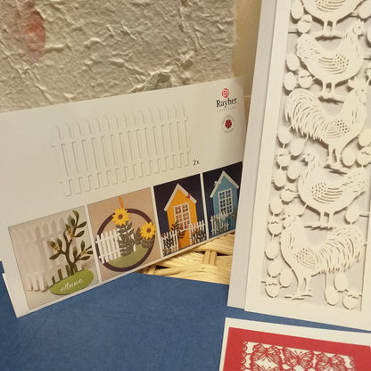 Cofanetto carte cartoncini accessori materiali cartamodelli idee lavoretti facili per bambini creativi attività a casa a scuola biglietti calendari decorazioni uova gallina staccionata Pasqua