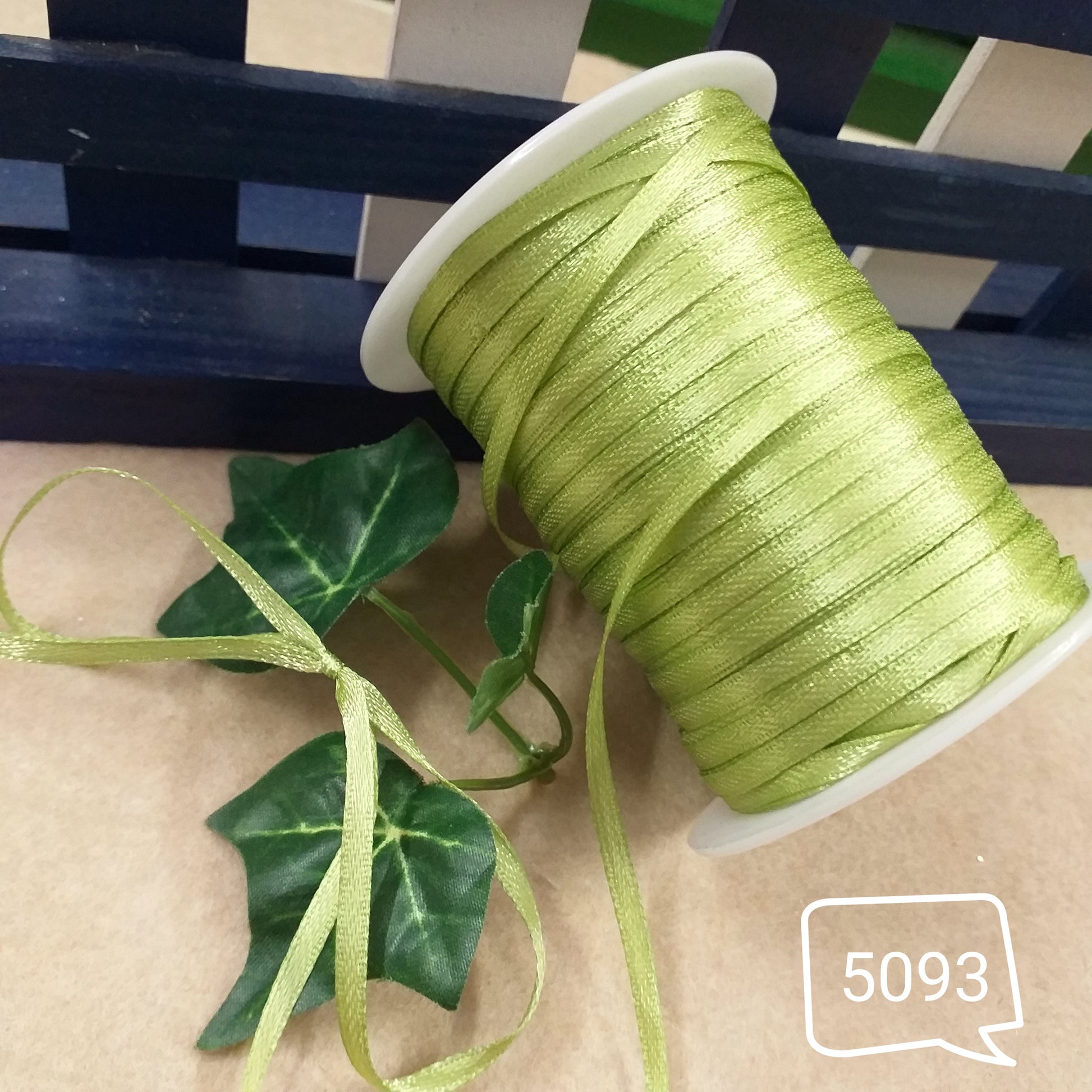 verde lime nastrini di doppio raso da 3 mm in vendita a metro shop online packaging fai da te bomboniere confezionamento confetti vetrinistica confezioni regalo gift box shopper sorpresa