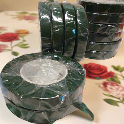 nastro carta verde autoadesivo guttaperca fioristi flower tape stemtex per rivestire steli gambi fiori rose rosse hobby creativi uso creare composizioni floreali centrotavola