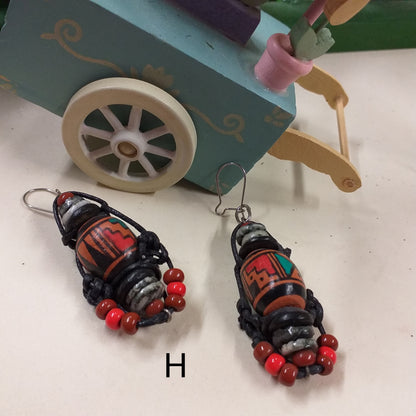 lotto H shop online retrò orecchini particolari bigiotteria etnica perline colorate di Fimo o Cernit perle multicolore pietre vetro e conchiglie grigie , metallo wire