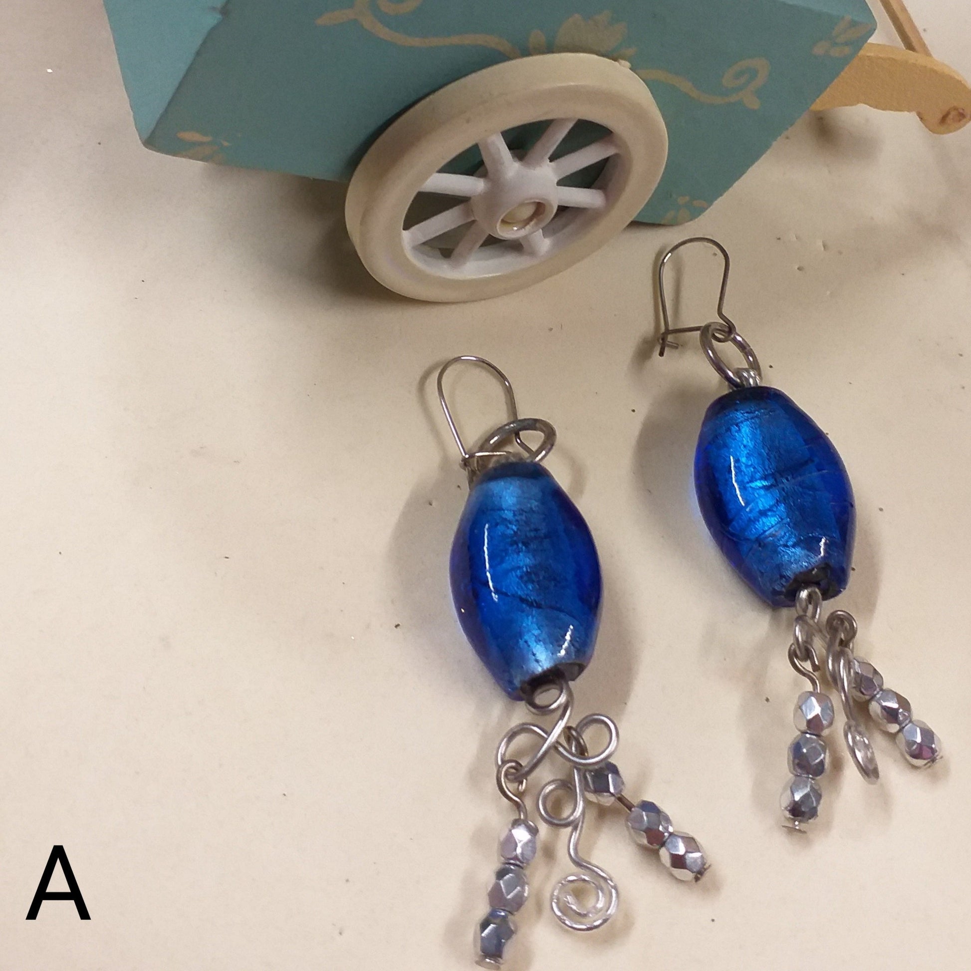shop online retrò orecchini particolari bigiotteria etnica perline colorate perle blu cristalli argento pietre vetro, metallo wire