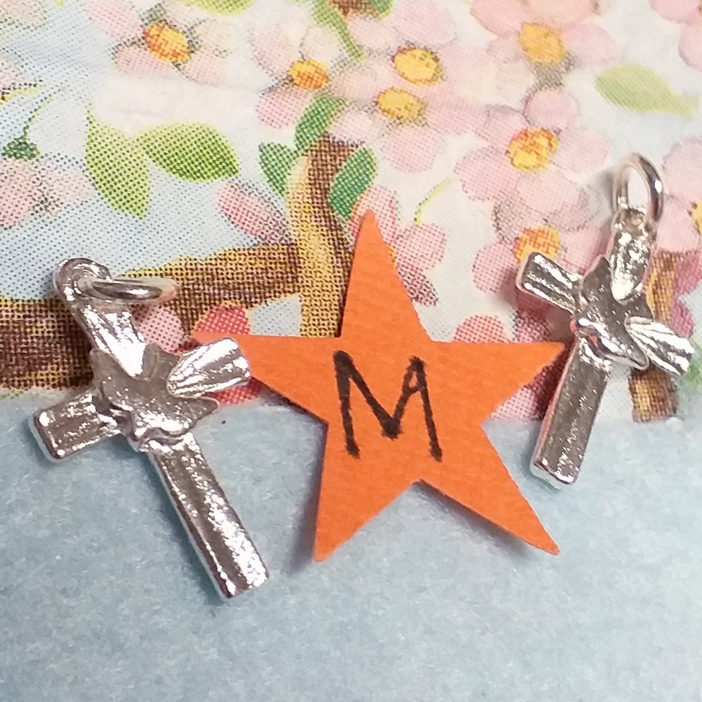 Croci ciondoli metallo charms pandora-style per fettuccia tubolare uso creare borse bracciali collane bijoux di bigiotteria fai da te con perle di metallo foro grande passante