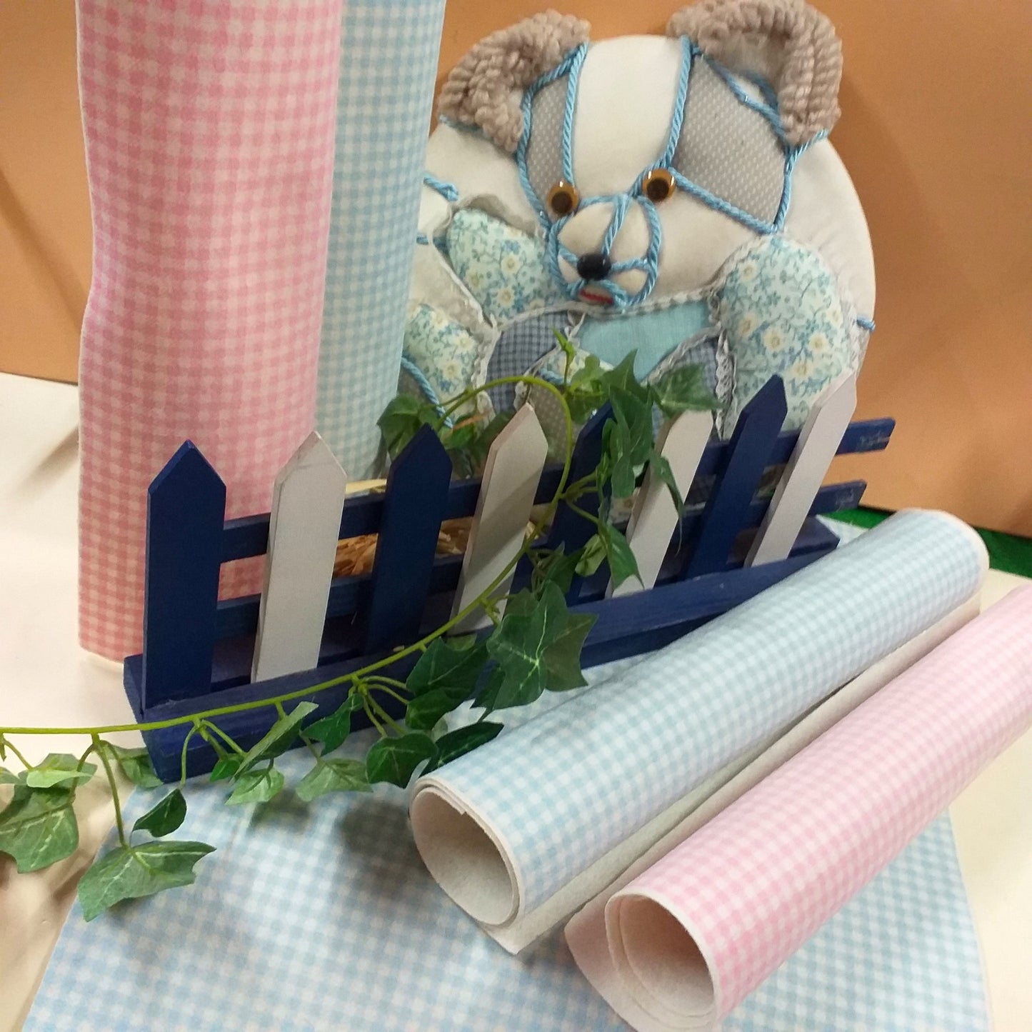 rosa celeste scampolo pezza di stoffa a quadretti pannolenci tessuto feltro corredino nascita bambini cameretta fiocco ad uso materiale cucito creativo hobbistica gnomi bambole ghirlanda fuoriporta
