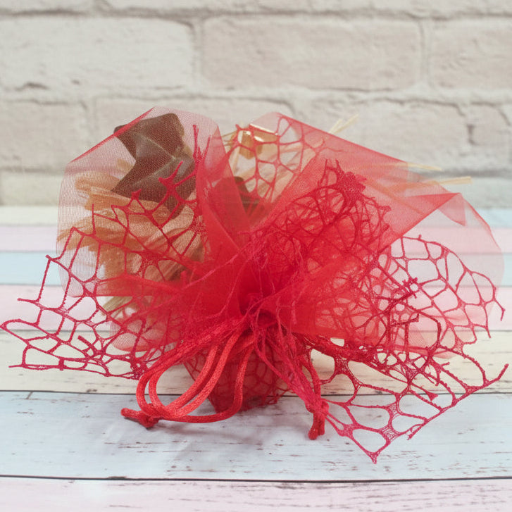 rosso coccarda pompon farfalla tulle organza rete spider pizzo con nastrino tirante uso facile fai da te sacchetti portaconfetti confezionare bomboniere laurea confetti segnaposto packaging fiori secchi profumati lavanda