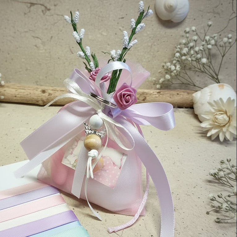 rosa lilla bianco sacchettini bomboniere portachiavi angioletto fatto a mano angelo perle legno per Battesimo bimba Comunione bambina ragazza Cresima confezionato confetti bigliettino fiori roselline nebbiolina nastro