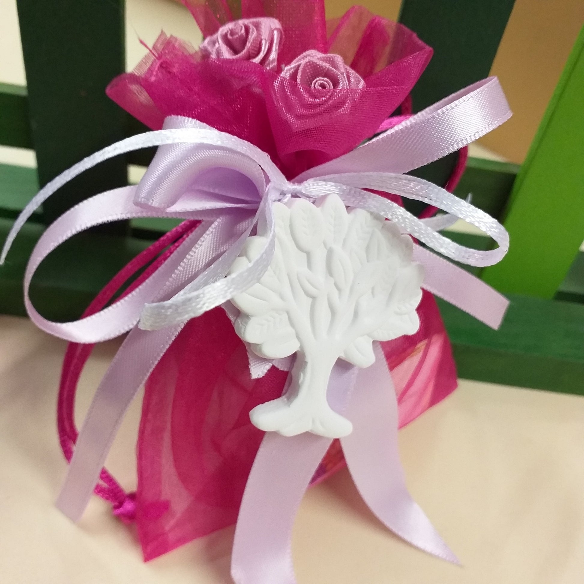 modello grande sacchettini bomboniere organza gessetto albero della vita per confettata e segnaposto matrimonio Prima Comunione Santa Cresima Battesimo bimba femminuccia confezionati confetti e bigliettino personalizzato roselline