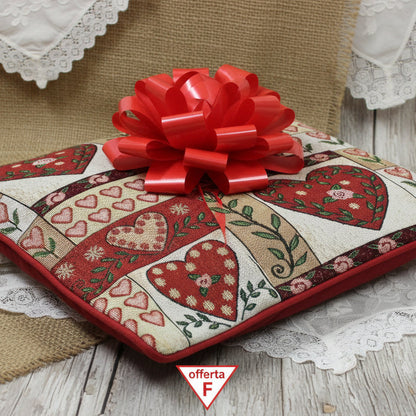 cuscino cuoricini fantasia gobelin shop online offerte stock vetrina San Valentino idee regalo economiche originali particolari artigianali per lei e lui festa innamorati 14 febbraio love confezione packaging fiocco