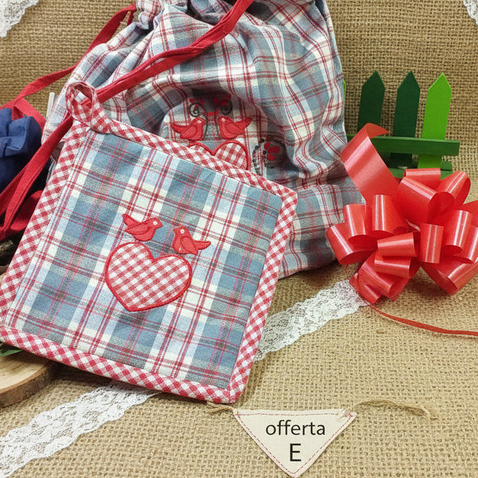 composizione per la cucina sacco porta pane e presina shop online offerte stock vetrina San Valentino idee regalo economiche originali particolari artigianali per lei e lui festa innamorati 14 febbraio love confezione packaging coniglietti fiocco