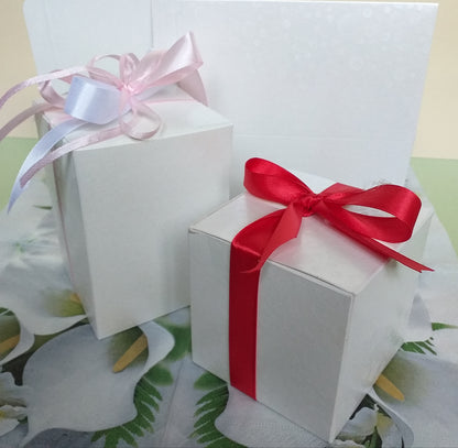 idea decorare nastri scatole fai da te bomboniere economiche cartone bianco matrimonio battesimo comunione