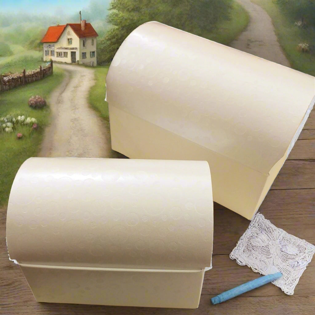 cofanetto scrigno scatole bomboniere originali particolari uso confezionamento regali ricordini souvenir packaging portaconfetti di cartoncino bianco vetrinistica allestimento