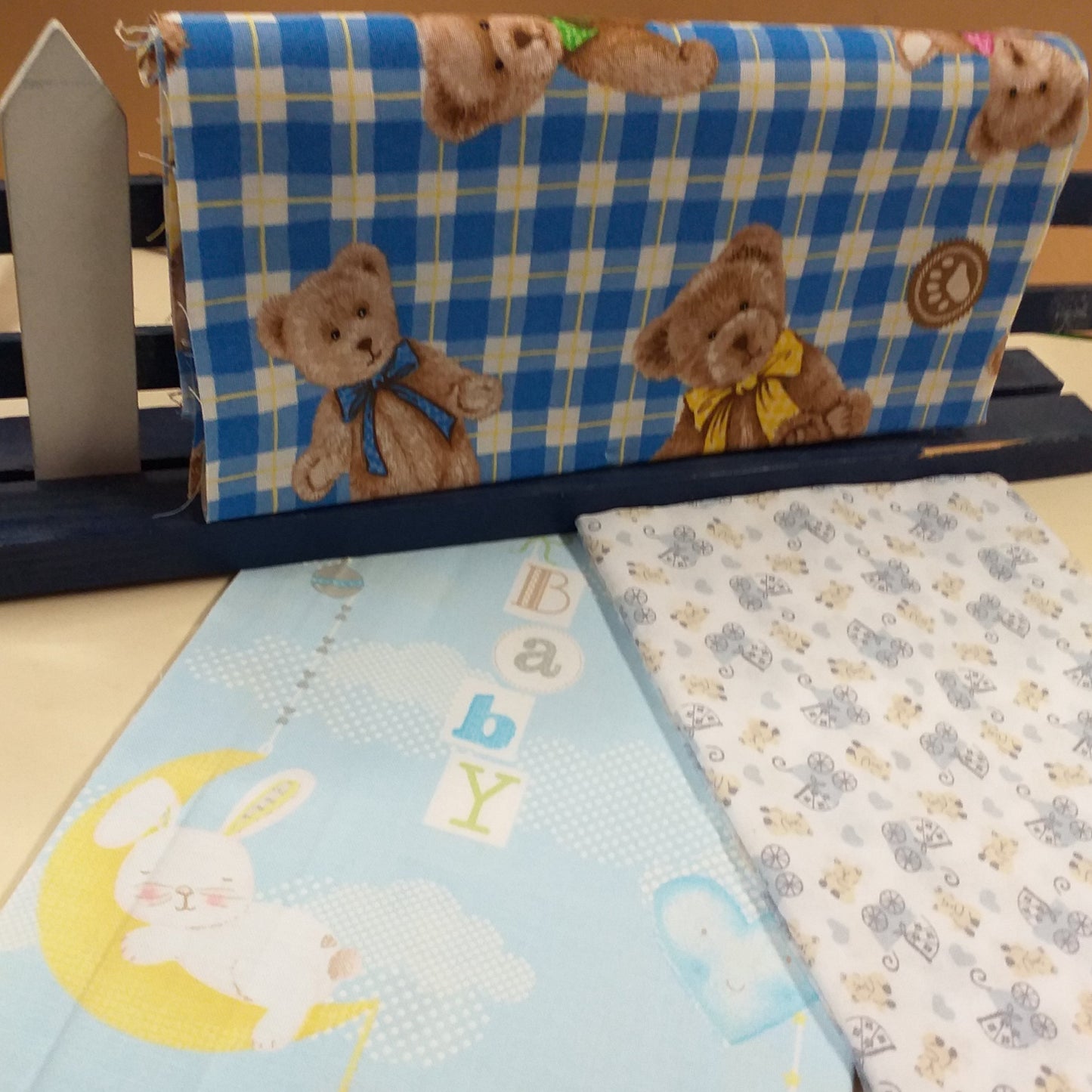scampoli stoffa 100% cotone per cucito creativo Hobby patchwork quilting tessuto stampato per bimbi in fantasia uso creazioni fiocchi nascita corredino neonato maschietto celeste blu orsacchiotto baby