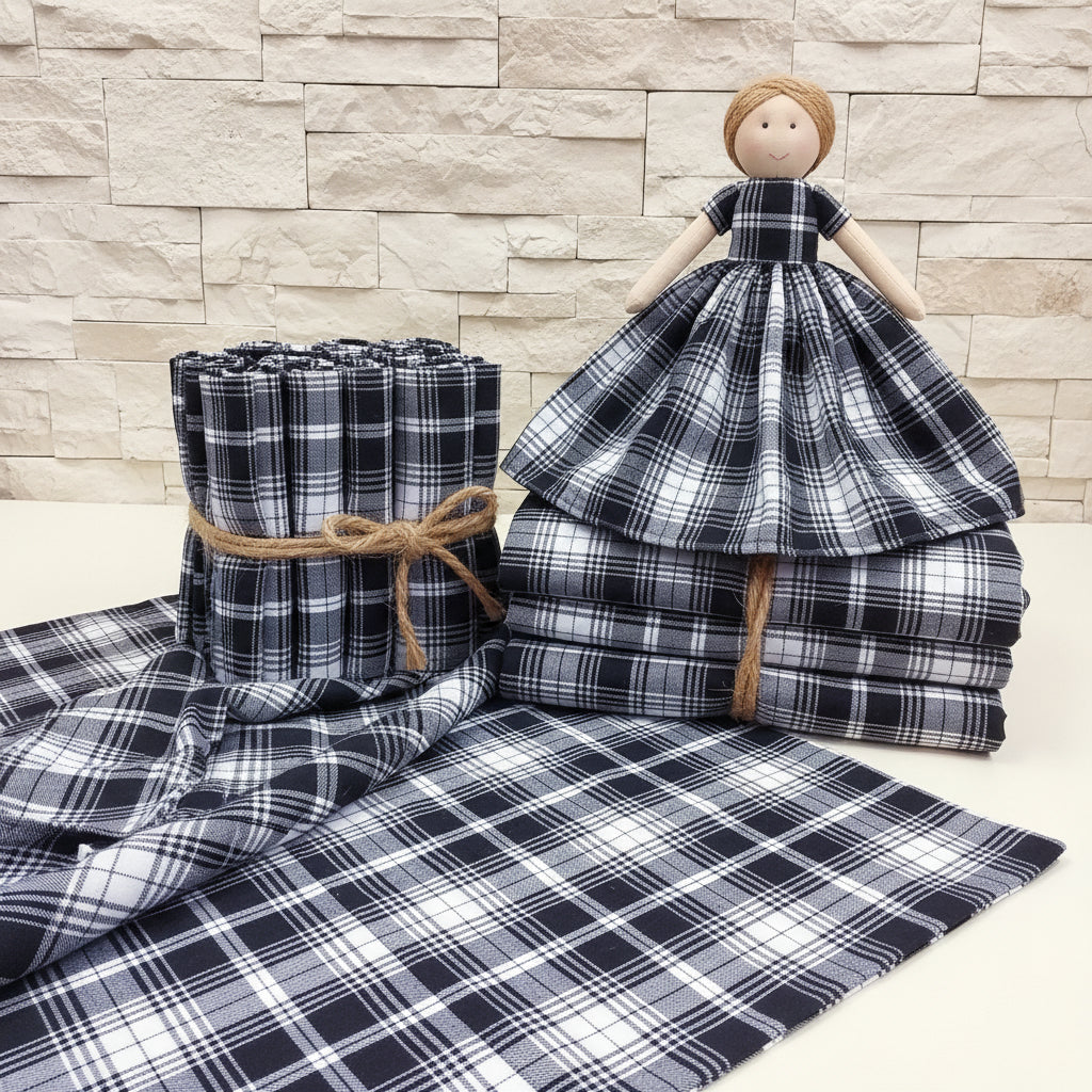 bianco nero panno tessuto scozzese lana sintetica stoffa tartan Scotland Stafil a quadretti per vetrinistica Natale addobbi decorazioni fai da te hobbistica cucito creativo bambola di pezza
